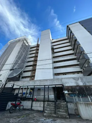 Apartamento em Manaíra com varanda gourmet e 02 quartos, sendo 01 suíte.