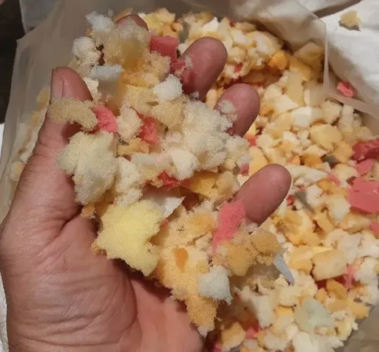 Pacote com 1,2kg de Espuma Flocada