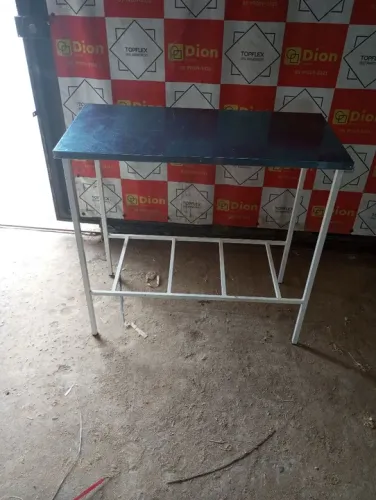 Mesa de Metal Branca para Escritório ou Cozinha