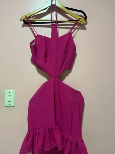 Vestido Rosa Pink com decote na cintura
