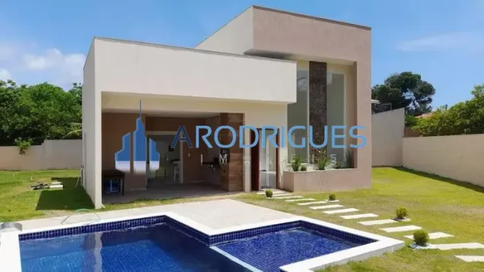 CASA EM CONDOMÍNIO EM BARRA DO JACUÍPE: 3 QUARTOS, 2 SUÍTES, PISCINA E MUITO MAIS!