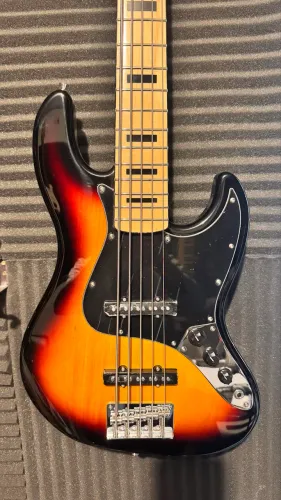 Baixo novo Tagima TJB5 Jazz Bass 5 cordas Passivo