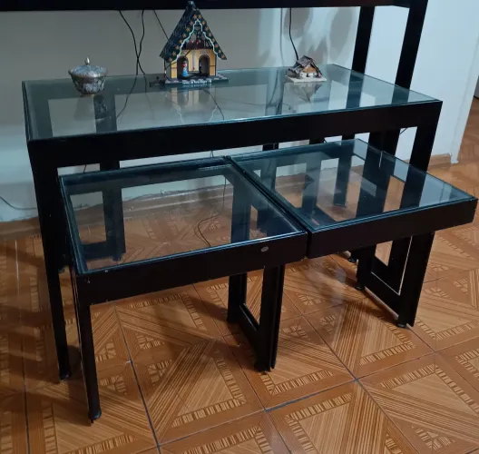 Conjunto de mesinhas de ferro com vidro 