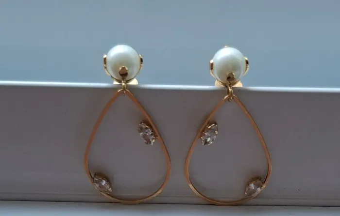 Brincos com Pérolas 