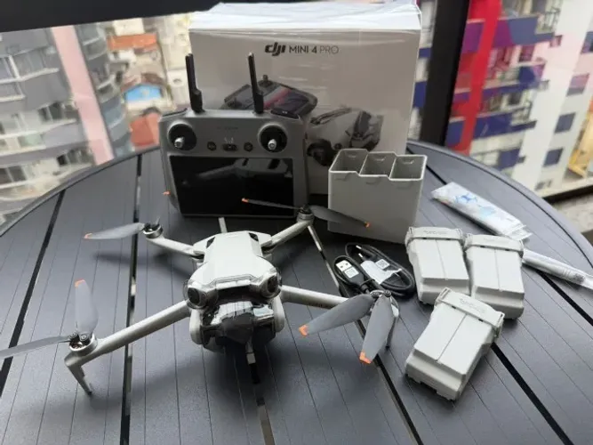 Vendo Drone DJI mini 4 pro More Combo - Completo