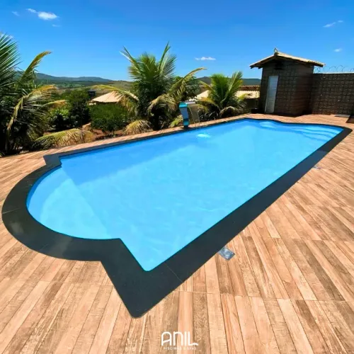 Piscina grande 10 x 4 com praia e banco