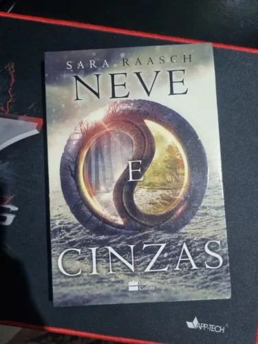 Neve e Cinzas