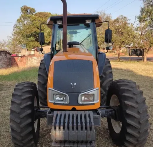Trator Valtra Bm125 2014. 4x4, Cabinado.