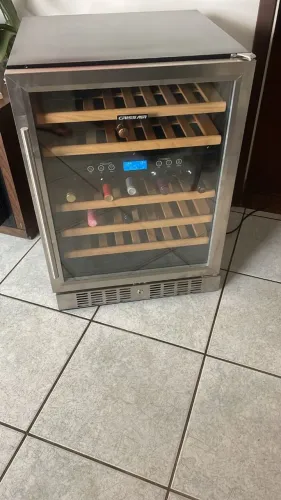 Adega Duo CRISSAIR para 46 garrafas. Revisada e em estado de nova!