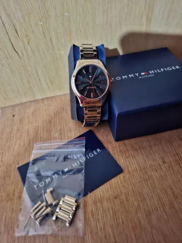 Relógio Tommy Hilfiger Dourado Original