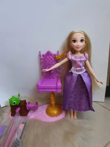 Vendo Boneca Rapunzel salão de beleza - leia o anúncio