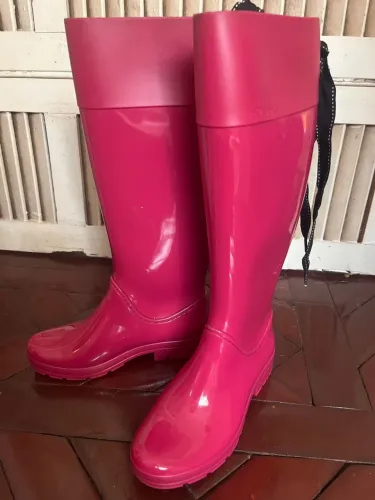 Botas de Chuva Rosa - Estilo e Proteção!