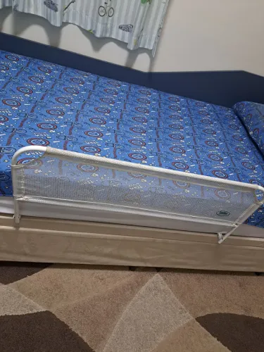Grade de proteção para cama infantil