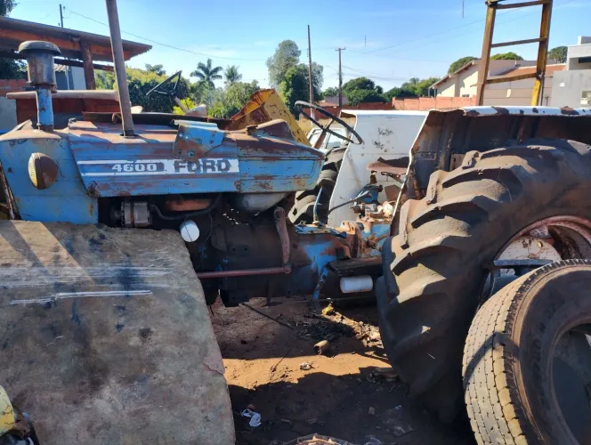 Trator Ford 4600  - R$ 27.000- Excelente Máquina - 
