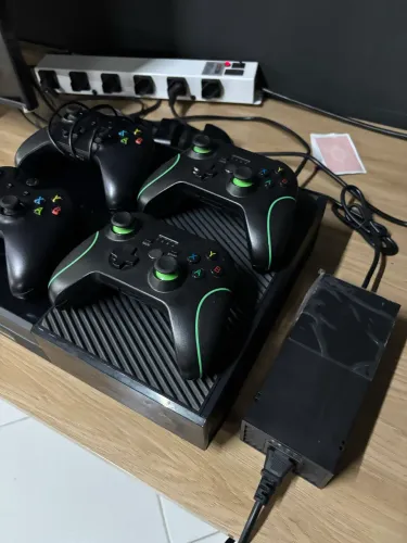 Xbox One 2 ou 4 controles
