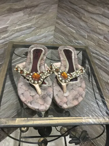 Sandália Rasteirinha com Pedras