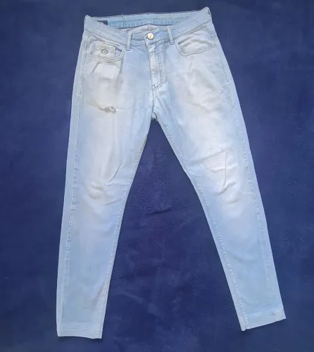 Calça Jeans Azul Clara - Conforto e Estilo