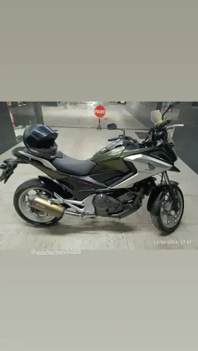 Moto muito conservada , estado de zero!