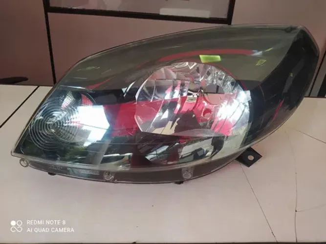 Farol Esquerdo Sandero Fumê 2013 2014