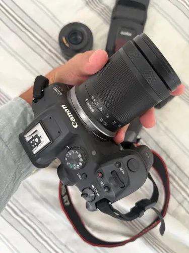 Canon EOS R7 com Lente 18-150mm