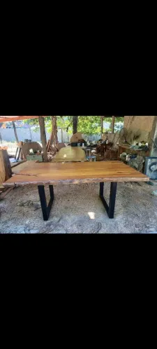 Mesa de madeira rústica