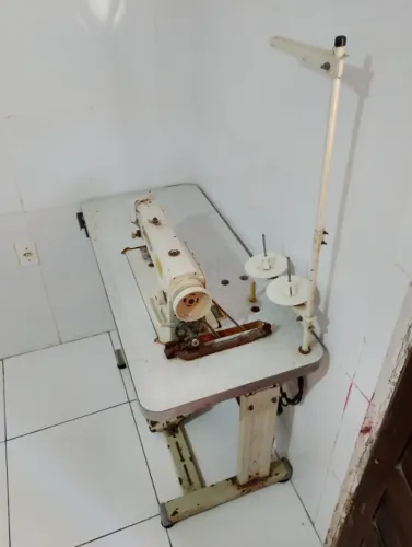 Máquina de costura industrial Bracob BC 6150