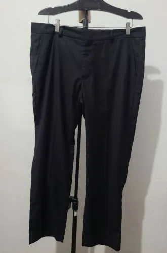 Calça Social Preta Nº 48, bonita, original, bem confortável, elegante.
