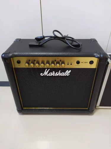 Amplificador Marshall MG30FX 110v
