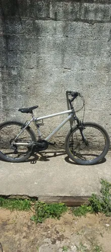Bicicleta de alumínio aro 26
