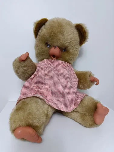 Ursa Peposa de pelúcia (antiga, grandinha)