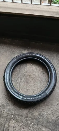Pneu meia vida michelin de Lander XTZ 250 aro 18