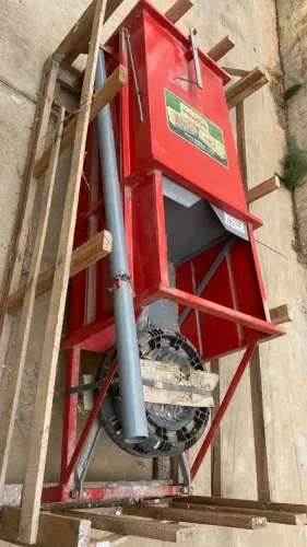 Empacotadeira de Feno manual nova, nunca foi usada, está na embalagem da fábrica ainda.