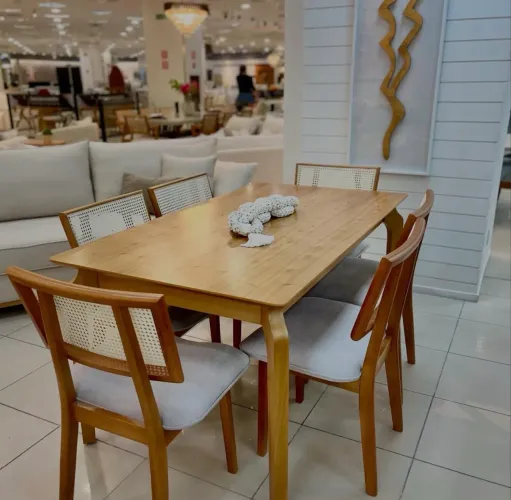 Mesa de Jantar com 06 cadeiras 1.60x90