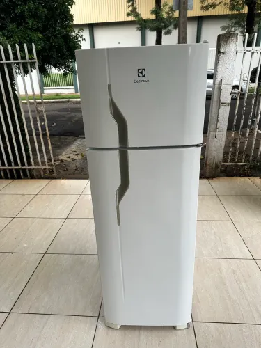 Geladeira Electrolux de 260 litros !!