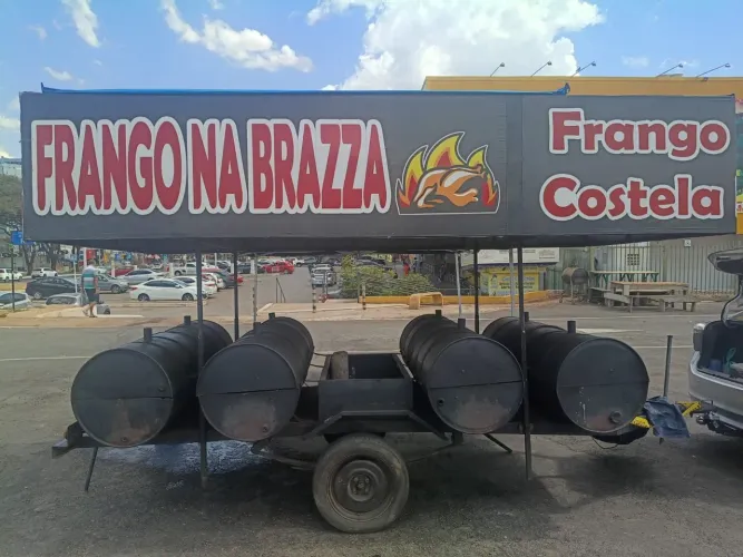 CHURRASQUEIRA MÓVEL
