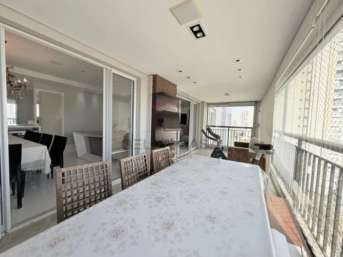 Apartamento 180m² 4 Dormitórios 3 Vagas fixas próximo ao metrô Belém.