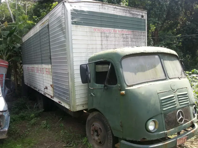Caminhão Mercedes benz LP 321