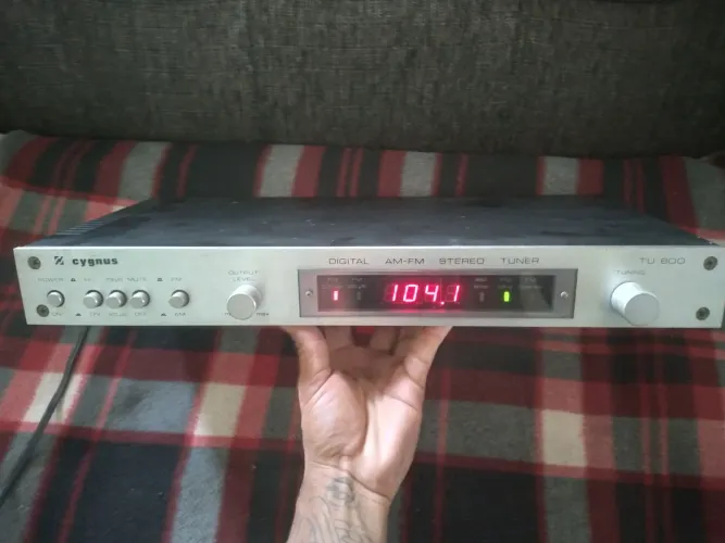 Cygnus TU 800 prata