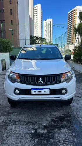 Mitsubishi L200 Tri. Outd. GLX 2.4 CD 4X4 Die. MEC 2025