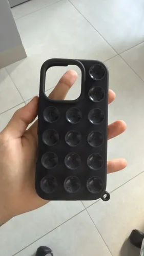 Capa iphone 16 pro com ventosas fixas