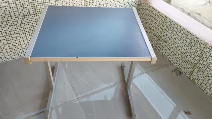 Mesa e cadeira,para estudo ou escritório