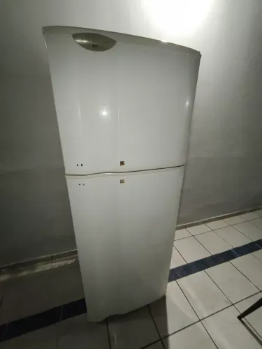 Geladeira Electrolux DC34 - Gela Muito Bem