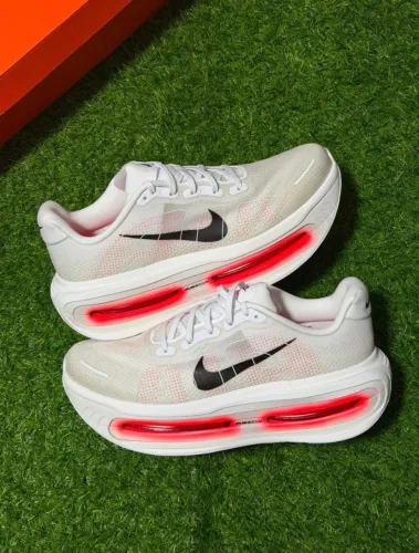 Nike Vomero Premium Crimson White