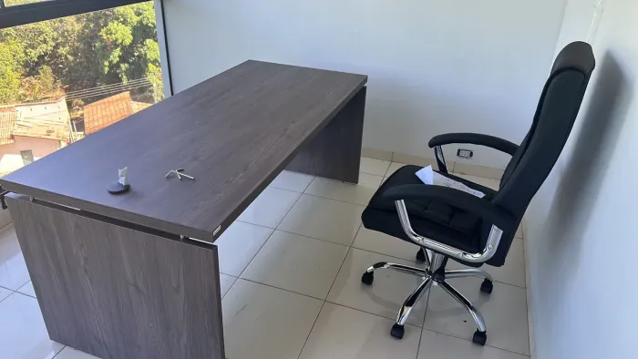 Vendo mesa de escritório / secretária Kappesberg