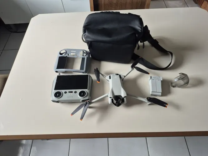 Drone dji mini 3 comtrole com.tela