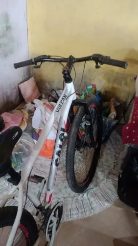 Bicicleta semi nova 