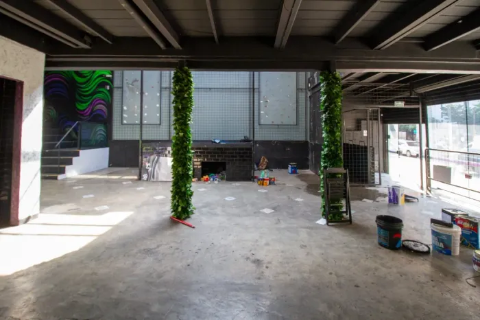CASA COMERCIAL, ESTRUTURA PARA EVENTOS NA AV. LUIZ DUMONT VILLARES | 300 m² | ALTO POTENCI