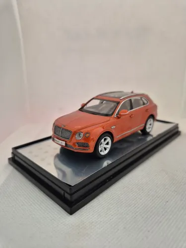 Miniatura Bentley Bentayga EWD - Escala 1/43 - Kyosho