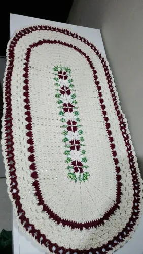 Trilho de mesa em crochê