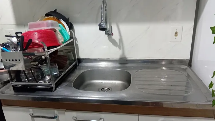 Pia de inox 120cm- bem conservada 